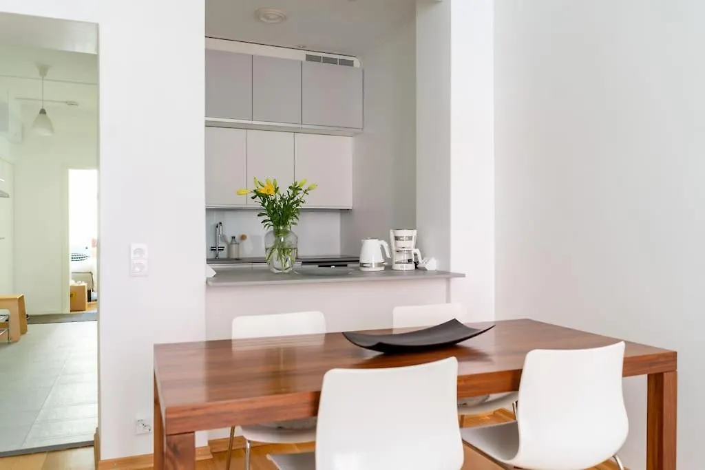 2 Bedroom Apartment In Ullanlinna ヘルシンキ フィンランド