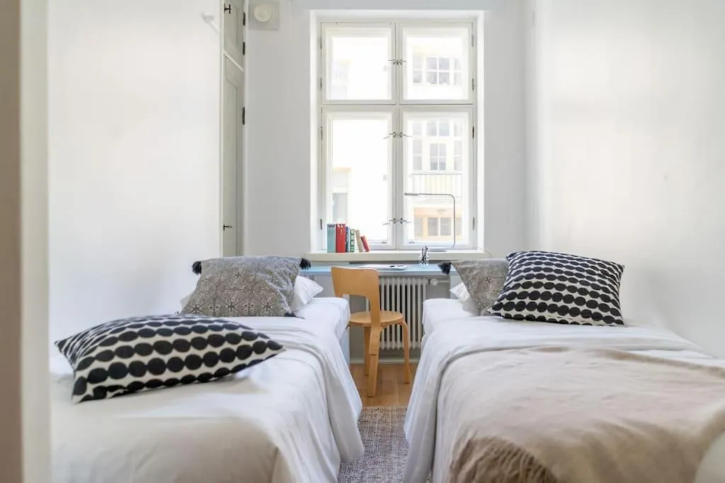 2 Bedroom Apartment In Ullanlinna Helsinki